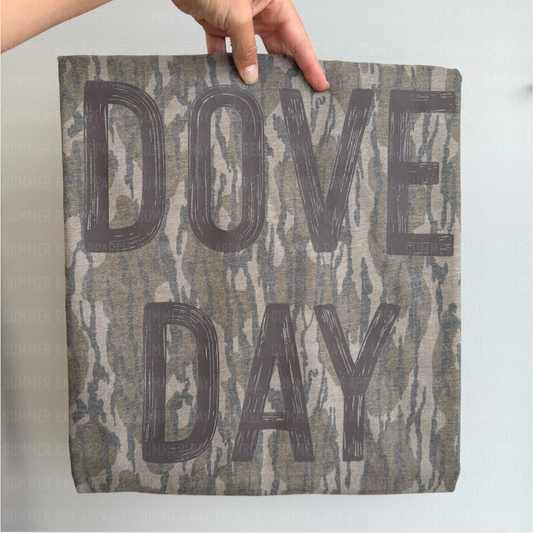 Dove Day-Mossy Oak Washed Bottomland Tee